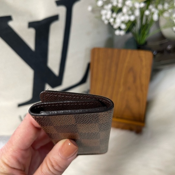 AUTHENTIC LOUIS VUITTON DAMIER MULTICLES 4 RING KEY CASE - Picture 14 of 14